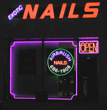 Retail decorative piece